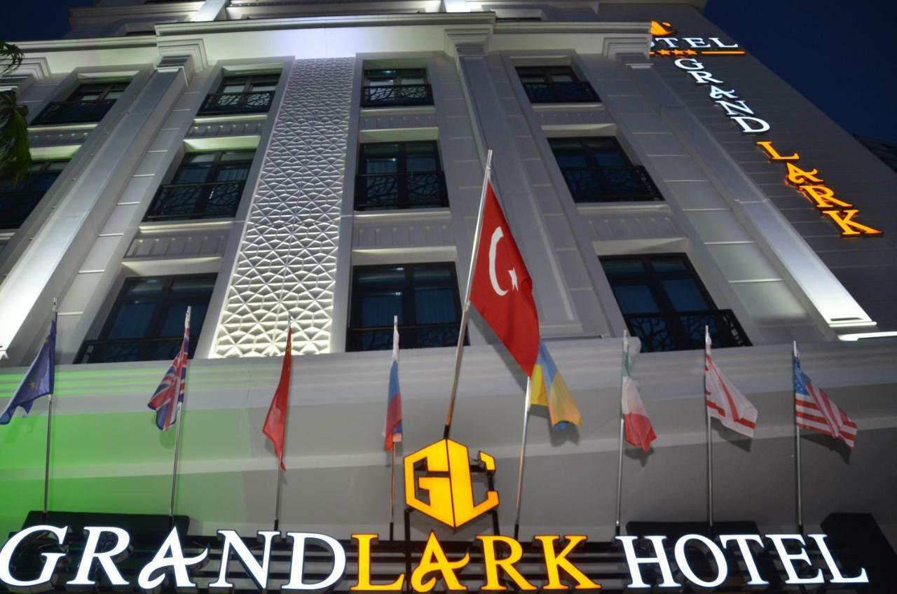 Grand Lark Hotel Адалар Экстерьер фото